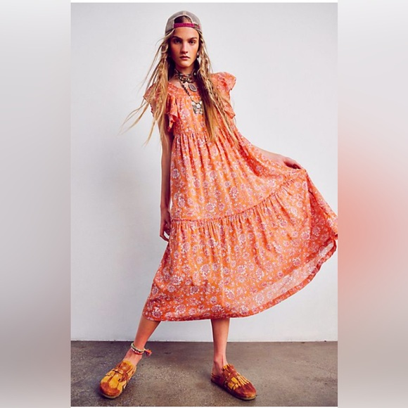 Free People Dresses & Skirts - Free People- Bonita Floral Print Flutter Sleeve Midi Dress size L